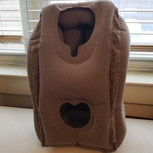 Travel pillow